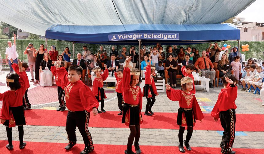 Süreyya Yavuz, miniklerin okul heyecanına ortak oldu