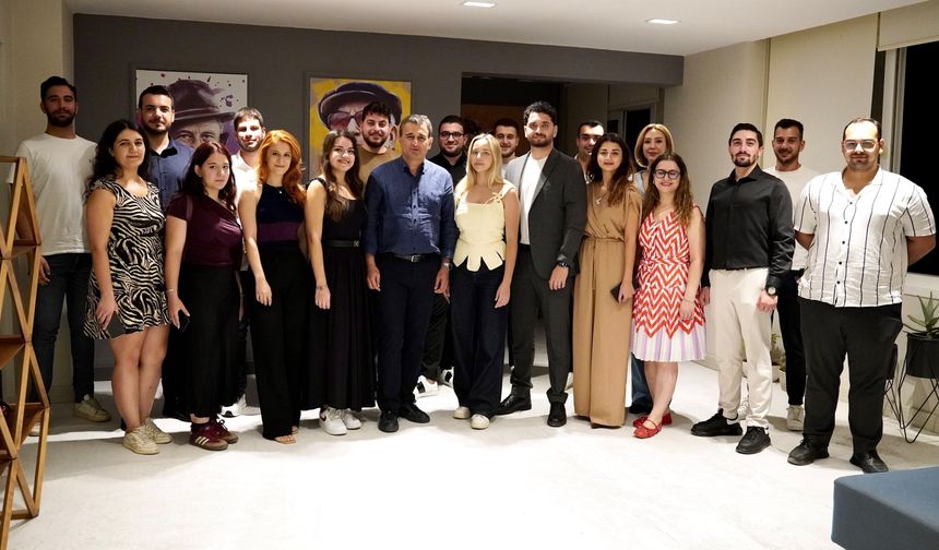 YENİ Parti Adana Milletvekili Burhanettin Bulut ve Çukurova gençliğinden ortak buluşma