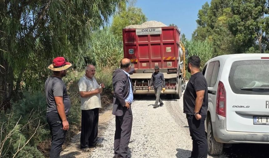 Yumurtalık’ta yollar yenileniyor, temizlik çalışmaları sürüyor