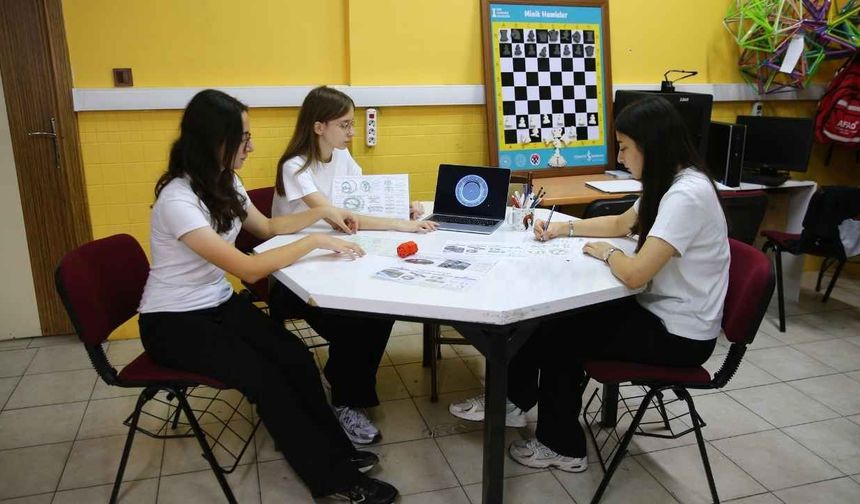 Adana BİLSEM öğrencileri uzay projesiyle Türkiye birincisi oldu