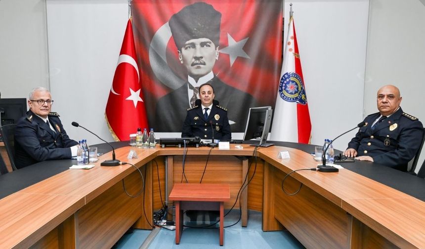 Adana Emniyet Müdürü Arıkan, asayiş toplantısına katıldı