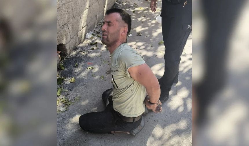 Adana’da aracın önüne atlayıp otomobili çalan şüpheli yakalandı