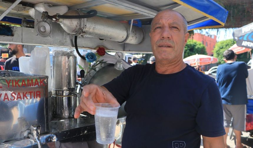 Adana’da el yapımı gazoz geleneğini 35 yıldır yaşatıyor
