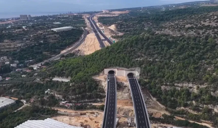 Adana'dan Mersin'e gidecekler dikkat! 52 kilometrelik yeni otoyol bu gece açılıyor