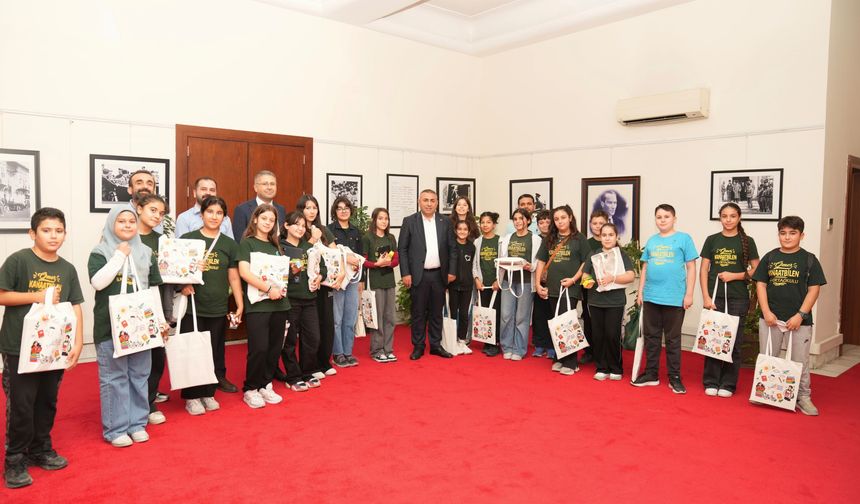 Başkan Vekili Geçer, Ömer Kanaatbilen Ortaokulu öğrencilerini ağırladı