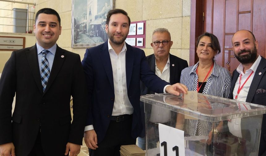Bilal Bilici, YENİ Parti teşkilatıyla Seyhan’da buluştu