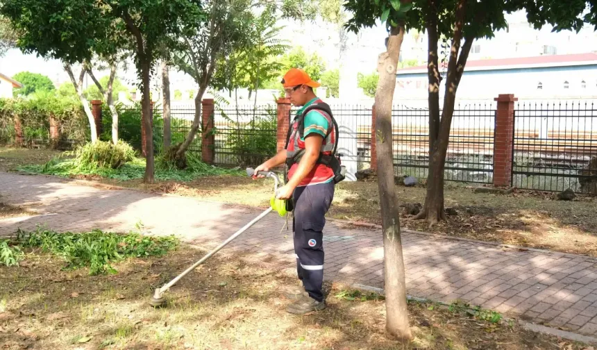 Ceyhan Belediyesi’nden yeşil atılım: Park ve Bahçeler aralıksız sahada