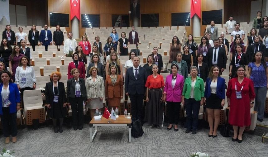 Çukurova Üniversitesi ev sahipliğinde 6. Ulusal Hemşirelikte Yönetim Kongresi başladı