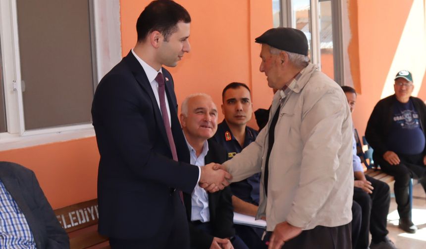 Feke Kaymakamı N. Cengiz Yamakoğlu Paşalı Mahallesi’nde vatandaşlarla bir araya geldi