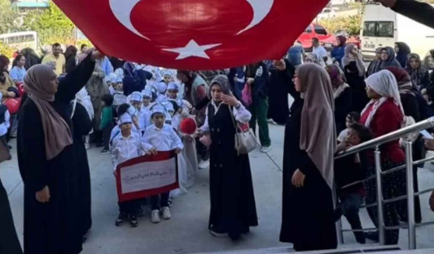 Karaisalı’da Bed-i Besmele etkinliği: Minikler Kur’an eğitimine başladı