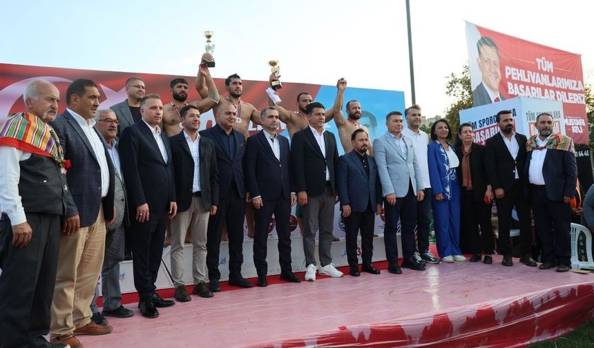 Kozan'da İsmet Atlı Güreşleri'nin başpehlivanı Efe Anıl Al oldu