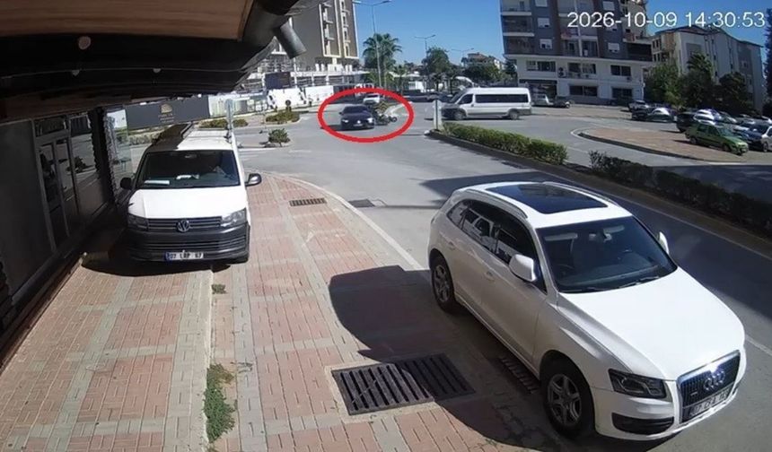 Manavgat'ta otomobil ile motosiklet çarpıştı