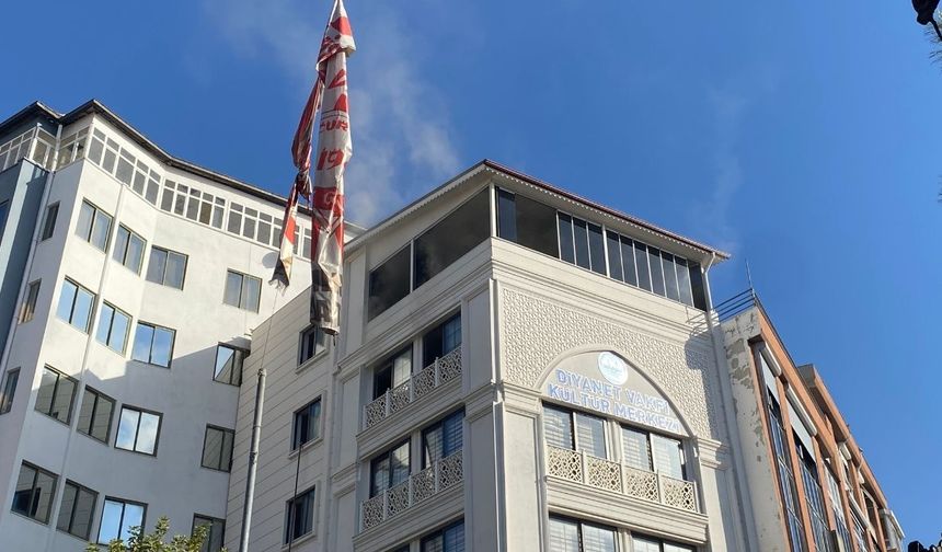 Türkiye Diyanet Vakfı Kültür Merkezi'nde yangın paniği