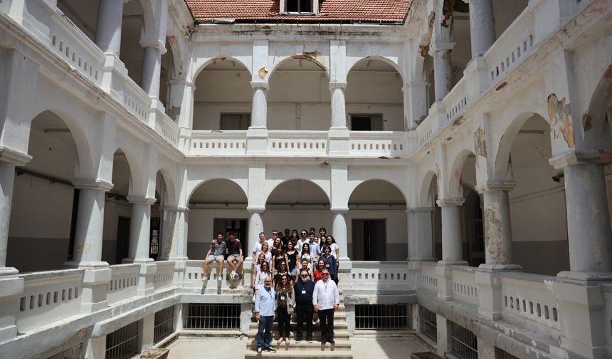Adana Fen Lisesi mezunları tarihi okul binası için harekete geçti