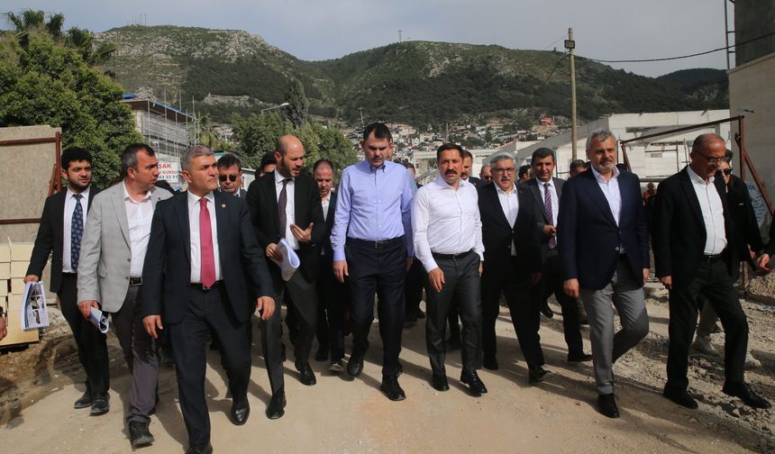 Bakan Kurum: "2025 sonunda 453 bin konut ve iş yerini teslim edeceğiz"
