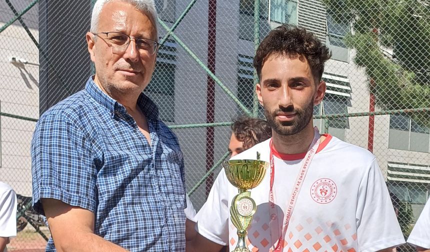 Centilmenlik kazandı
