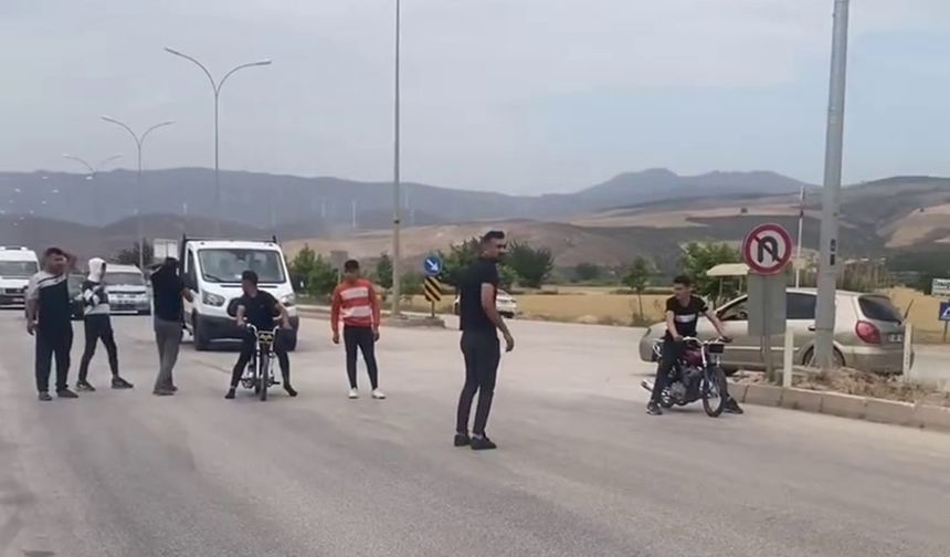Hatay'da yatarak yarışan 2 motosiklet sürücüsüne 96 bin TL ceza