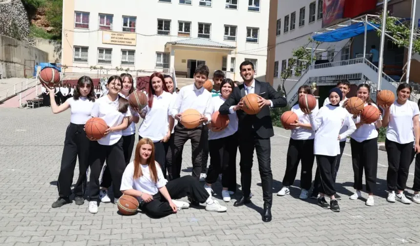 Saimbeyli’de 19 Mayıs coşkulu bir törenle kutlandı