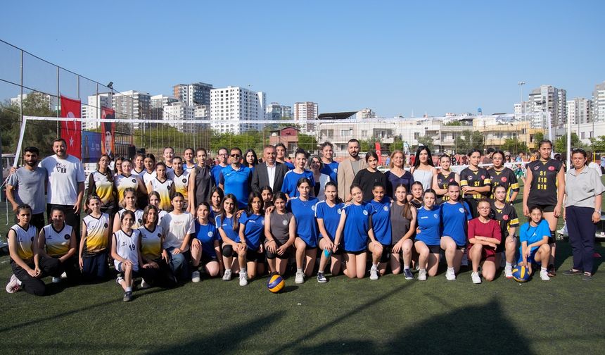 Seyhan’da 19 Mayıs’ta gençleri spor şöleninde buluşturdu