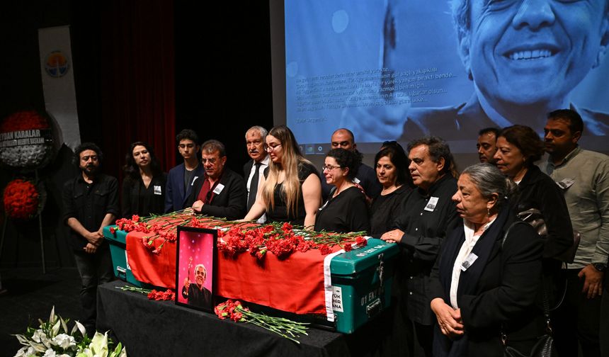 Usta Yönetmen Ali Özgentürk, memleketi Adana’da son yolculuğuna uğurlandı