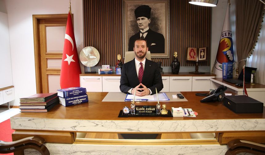 "Atatürk’ün Yaktığı Meşale Ceyhan’da Elden Ele"